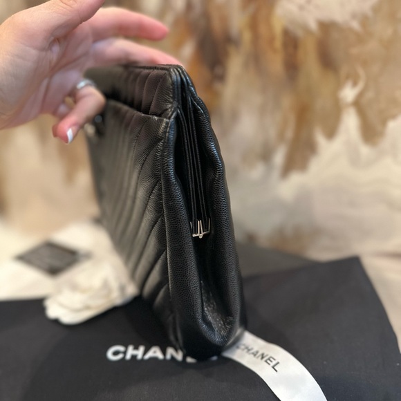 Chanel Large Black Chevron Quilted Caviar Turn Lock CC Oversize Clutch Bag - Picture 15 of 16